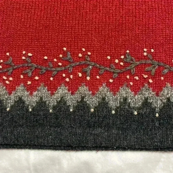Woolrich 100% Wool Red V Neck Embroidered Woman’s Sweater Size Small.  “Ruby”. - Picture 4 of 13